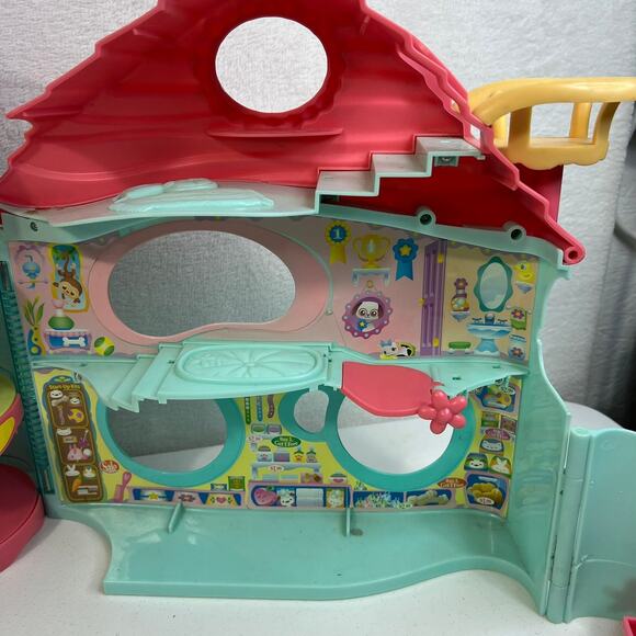 Vtg Littlest Pet Shop Biggest Playset Hasbro 2005 Fold-Up Pet Shop House READ - Picture 8 of 16